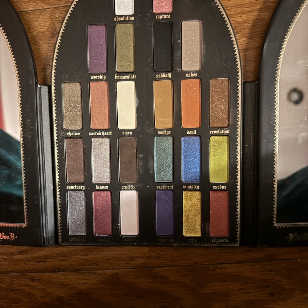 Kat von d SAINT SINNER saints and sinners palette - Picture 2 of 6